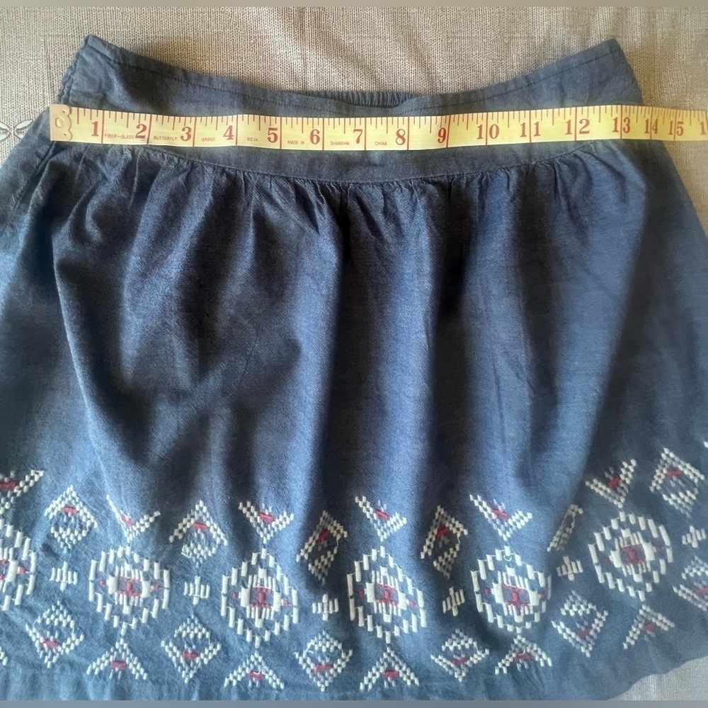 American Eagle Outfitters Embroidered Chambray Mini Skirt Elastic Waist S/P - Picture 2 of 11
